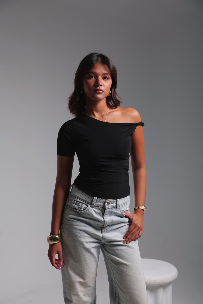 Twist Shoulder Top - Black